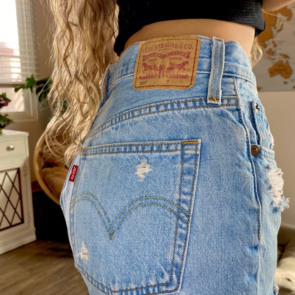 Levi’s 501 High Rise Cutoff Denim Shorts W27 Light Wash Distressed